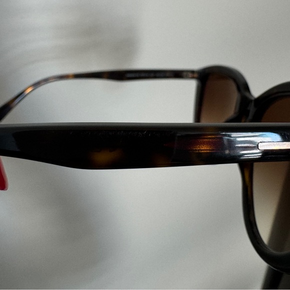 Tom Ford Eyewear Isabella 02 Cat-Eye Sunglasses - tortoise brown - Picture 14 of 16